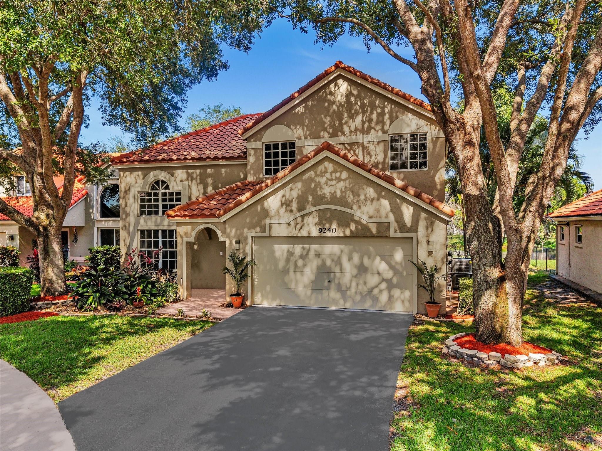 9240 Oak Grove Cir
