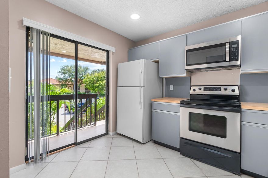 Come by and see this great East Boca Raton condo is the Sought-After Community of San Remo! An easy bike ride to the Beach and close to everything. Highly Rated School District! 2 Bedrooms / 2 Bathrooms, Open Floor Plan, Tall Vaulted Ceilings & Screened Balcony with Laundry in Unit. Primary Bedroom has a Large Walk-In Closet. AC 2023. HWH 2016. Close to FAU, Downtown Mizner Park, Atlantic Ave, and so much more! Rent right away, 3 month minimum. Cable & high speed fiber Internet included in monthly HOA fee.