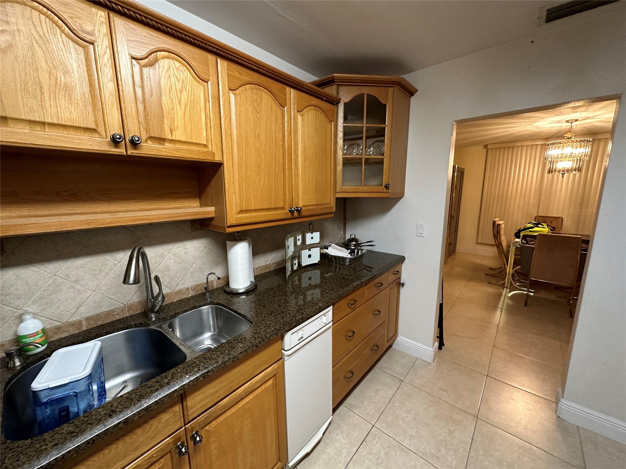 MIAMI LAKES LOCH NESS SEC - Residential