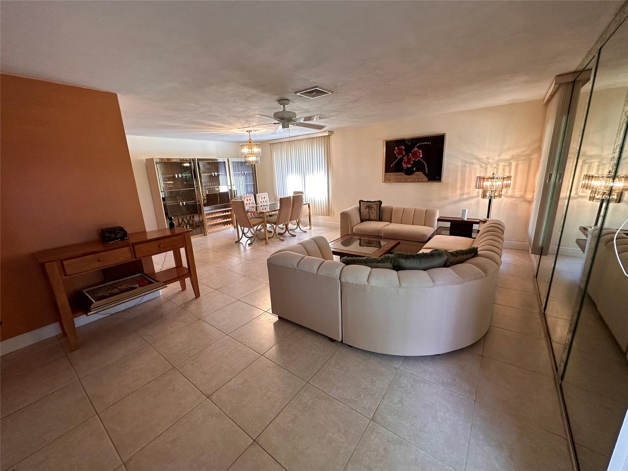 MIAMI LAKES LOCH NESS SEC - Residential