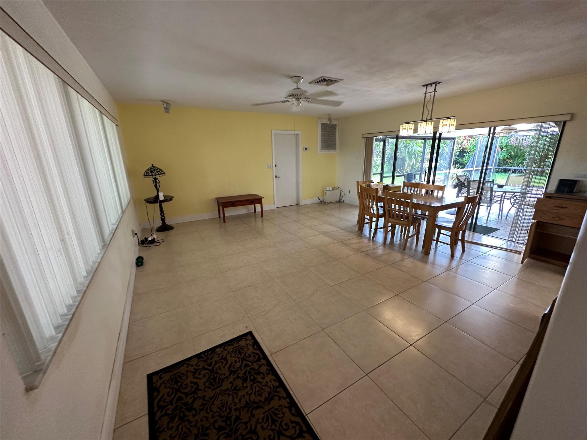 MIAMI LAKES LOCH NESS SEC - Residential