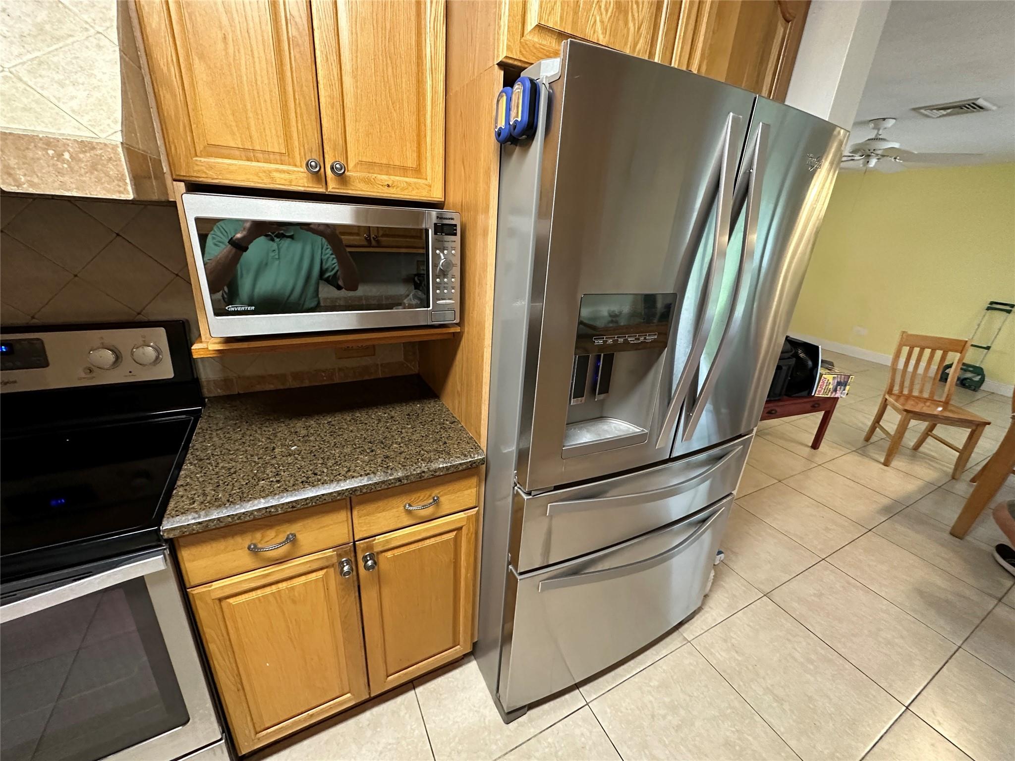 MIAMI LAKES LOCH NESS SEC - Residential