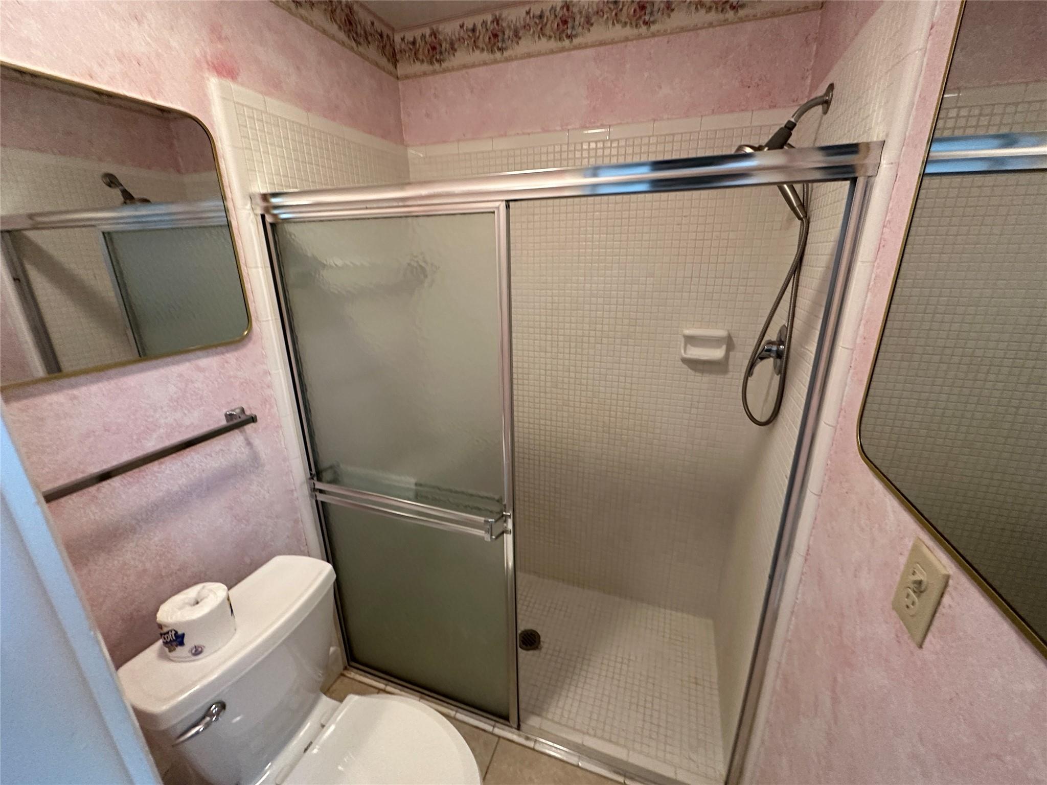 MIAMI LAKES LOCH NESS SEC - Residential