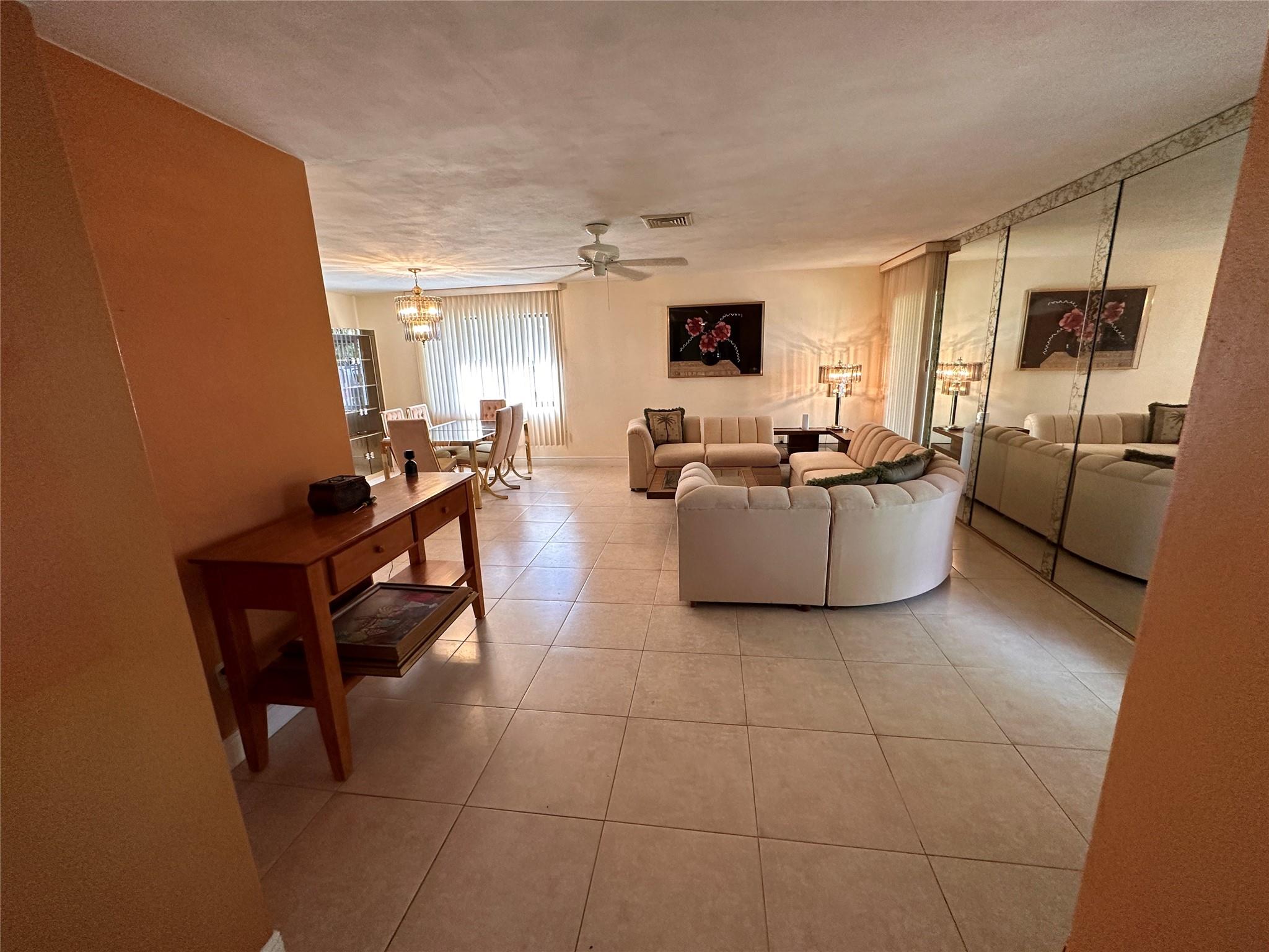 MIAMI LAKES LOCH NESS SEC - Residential