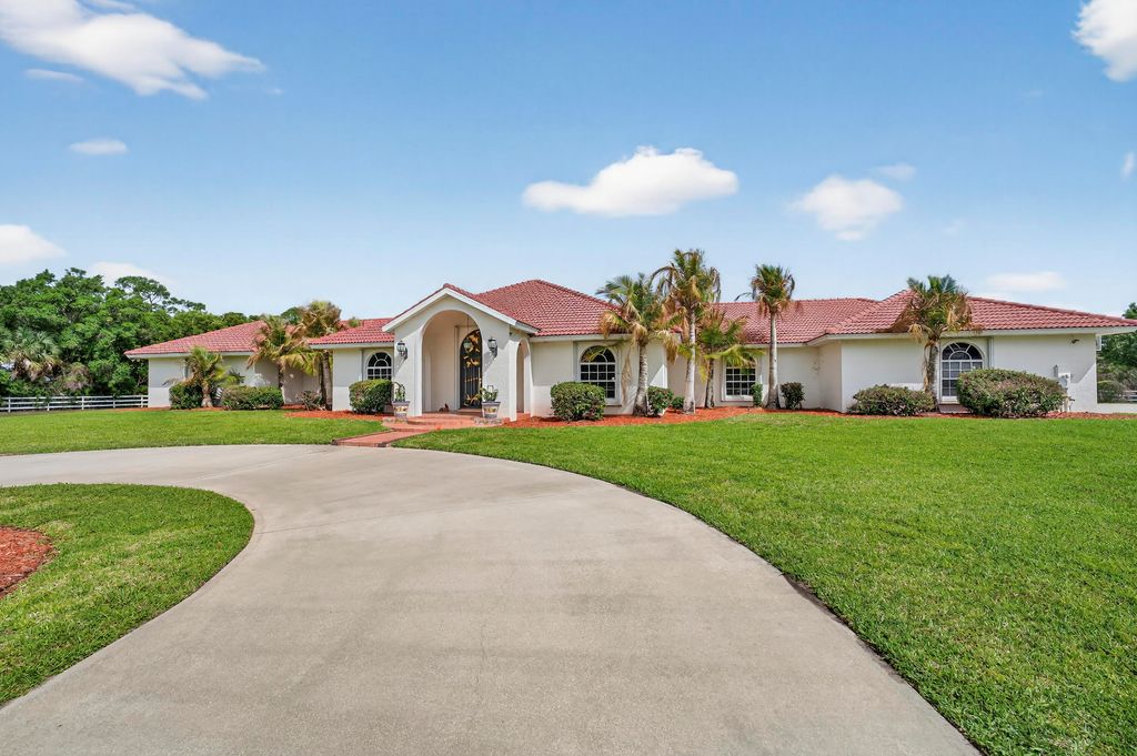 Photo of 6730 69th Street, Vero Beach, FL 32967 (MLS # B26020543)