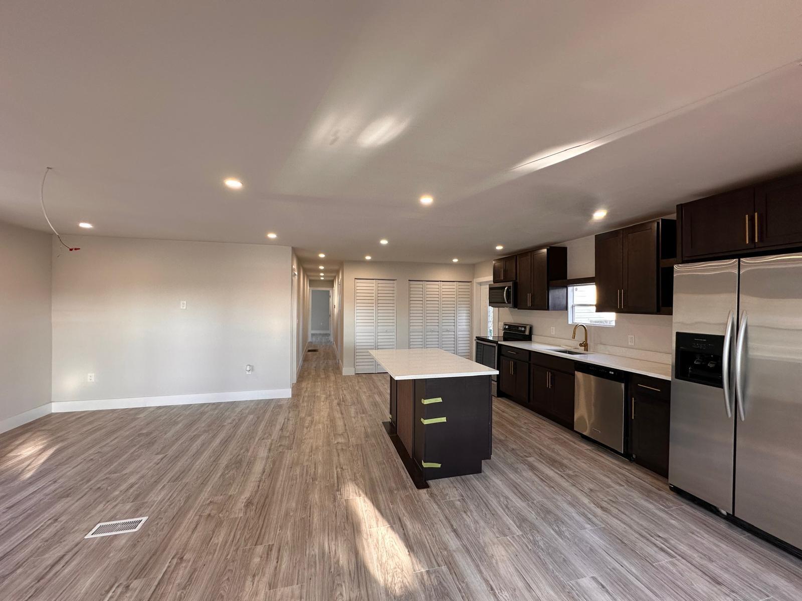 COUNTRY KNOLLS - Residential