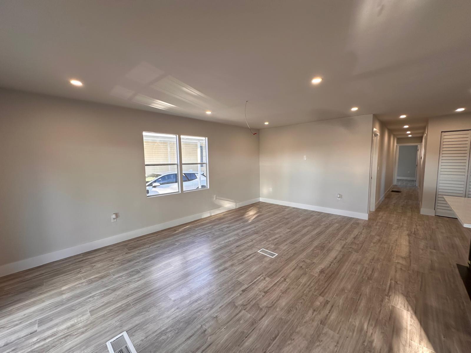 COUNTRY KNOLLS - Residential