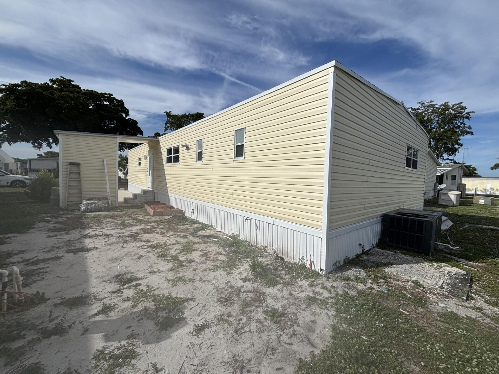 COUNTRY KNOLLS - Residential