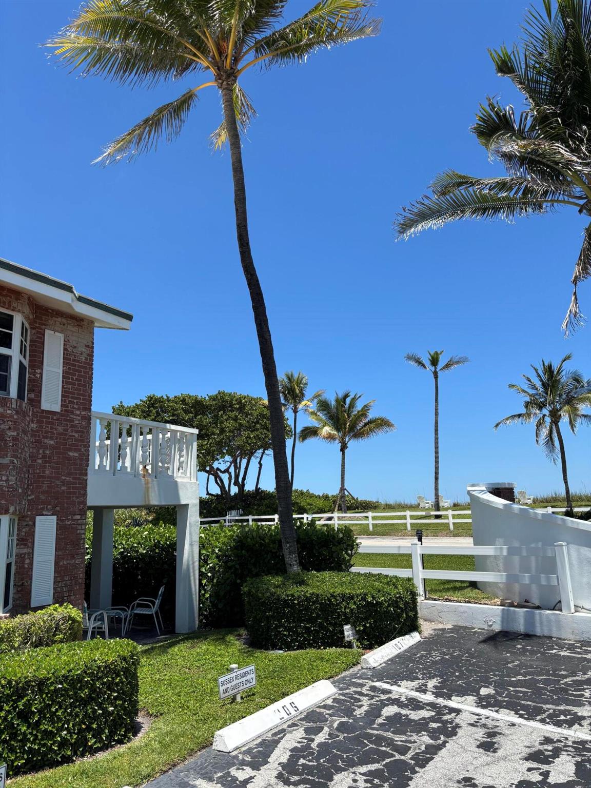 COLONIAL RIDGE - Residential Lease