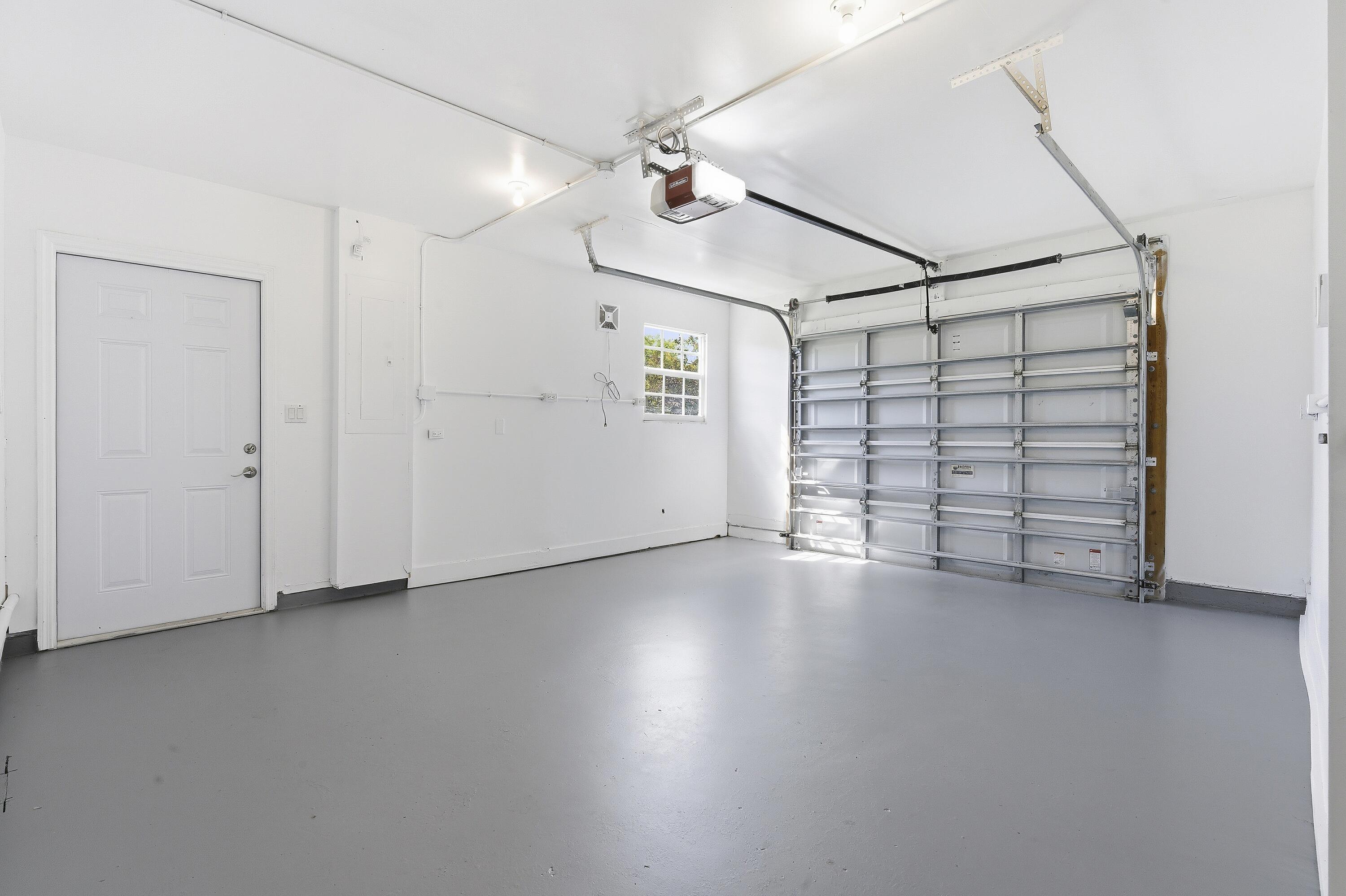 LAKE SHORE VILLAS - Residential Lease