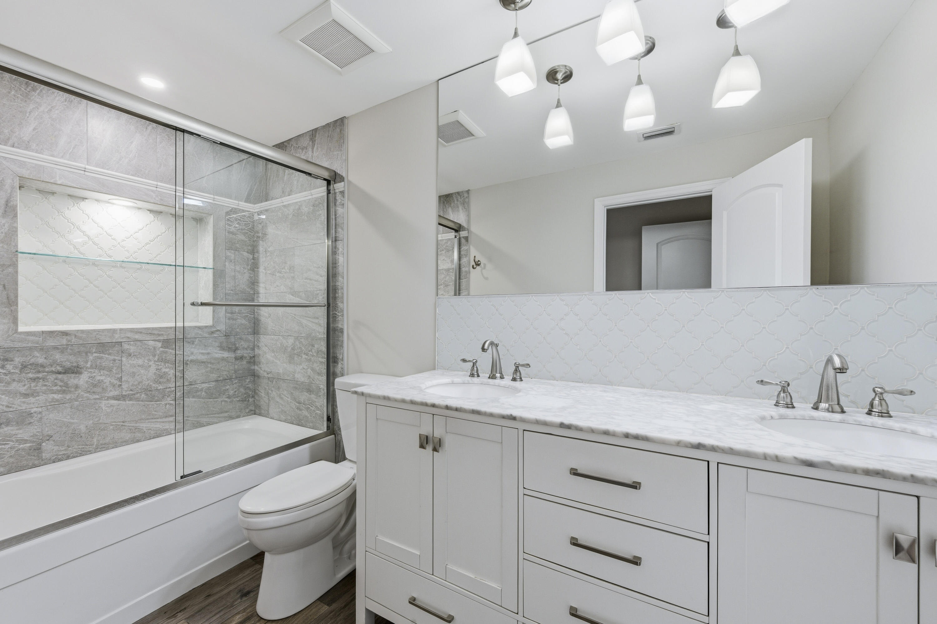 LAKE SHORE VILLAS - Residential Lease