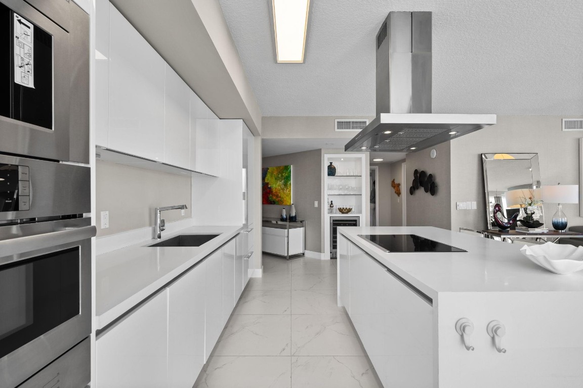 300 Sunny Isles Boulevard 4-2201