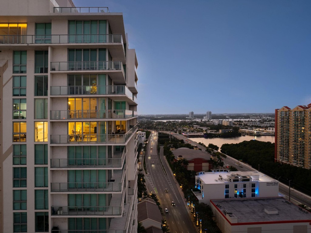 PARQUE TOWERS - Residential