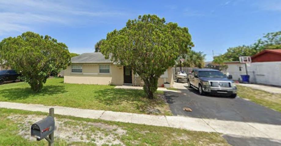 Photo of 514 NW 3rd Avenue, Deerfield Beach, FL 33441 (MLS # F10540988)