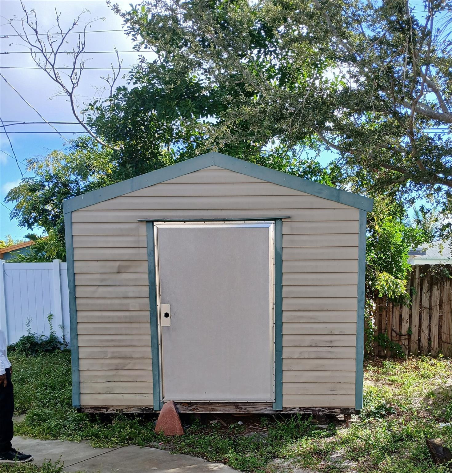 Commonwealth Gardens 74-4 - Residential Lease