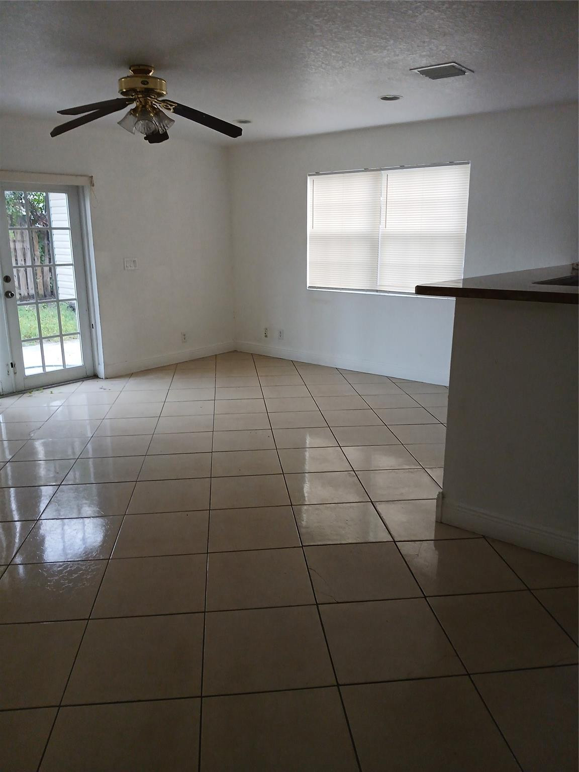 Commonwealth Gardens 74-4 - Residential Lease