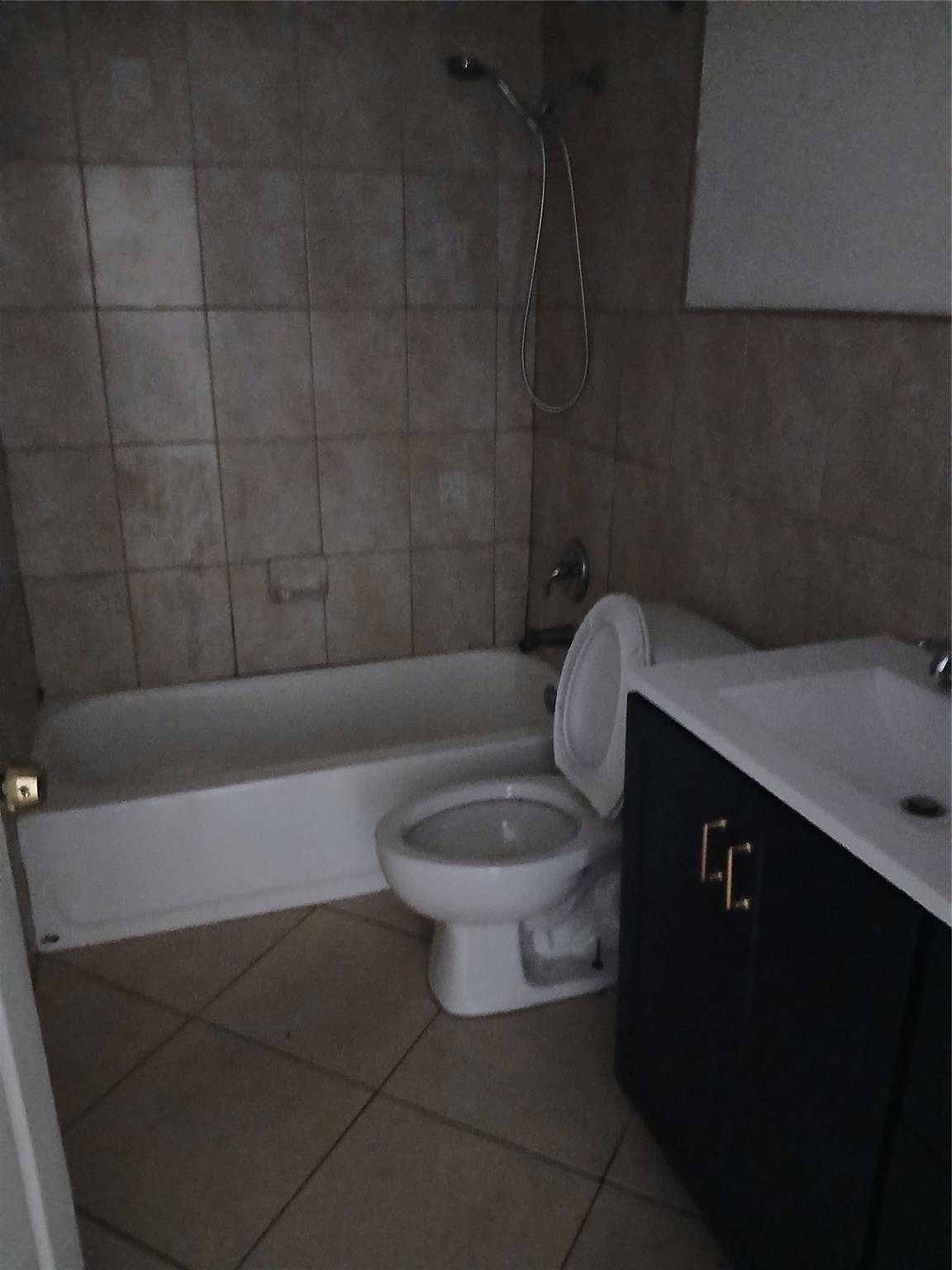 Commonwealth Gardens 74-4 - Residential Lease