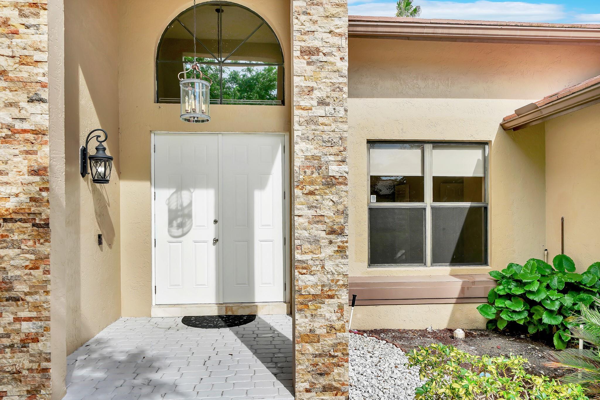 GLENOAKS - Residential