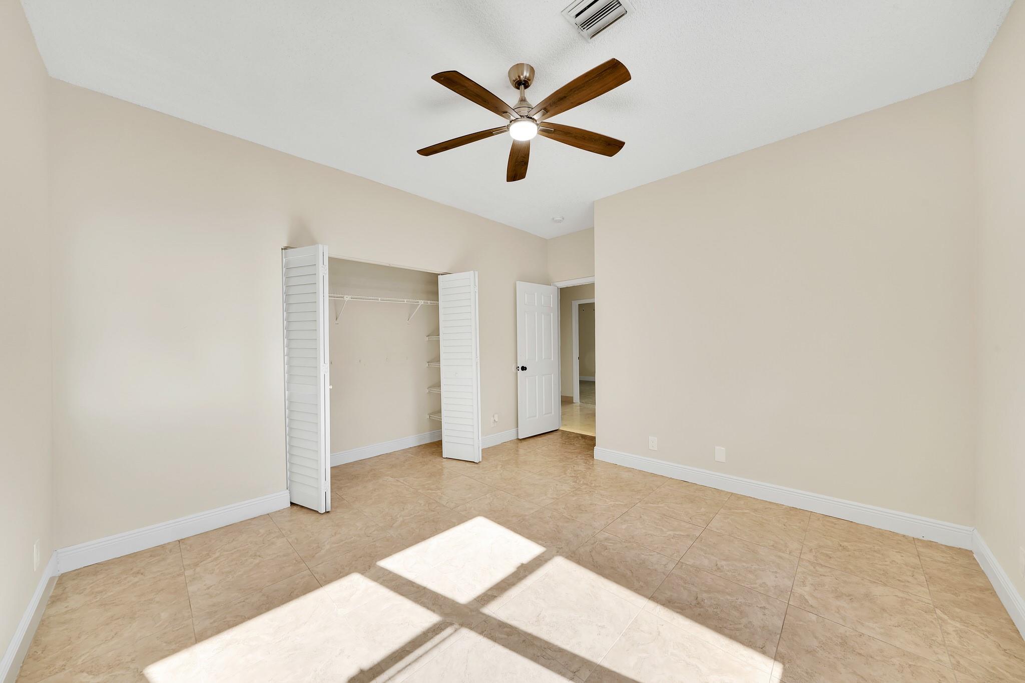 GLENOAKS - Residential