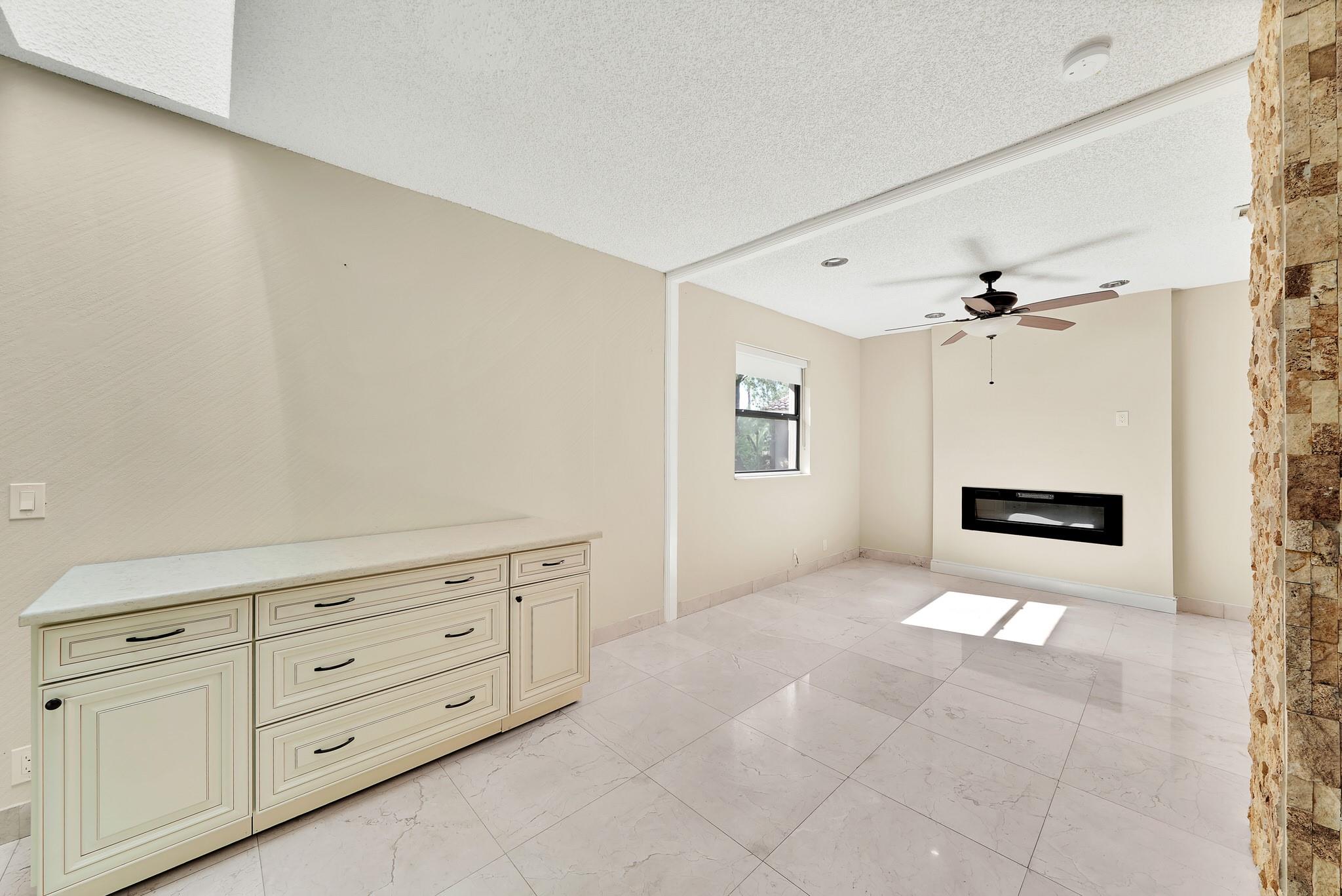 GLENOAKS - Residential