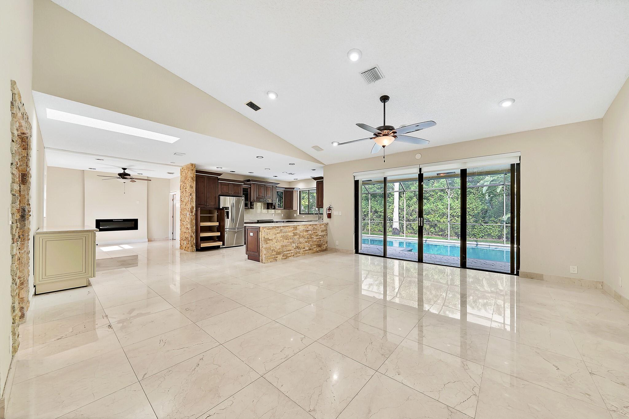 GLENOAKS - Residential