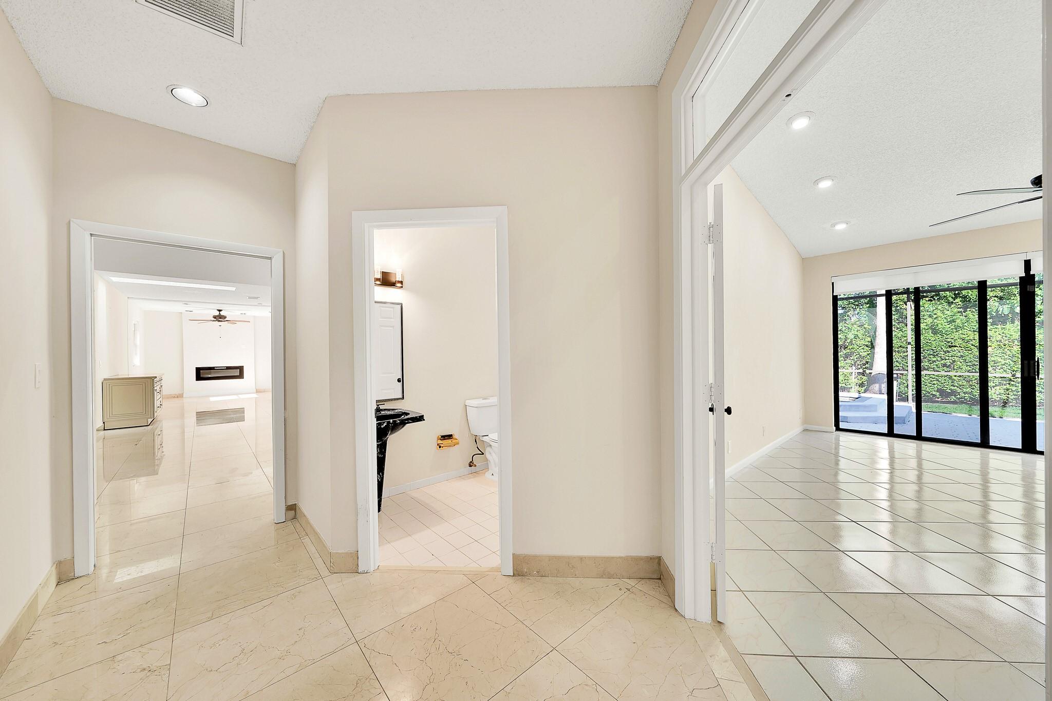 GLENOAKS - Residential