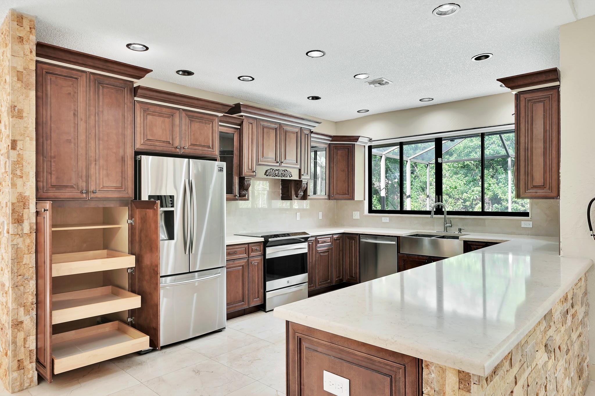 GLENOAKS - Residential