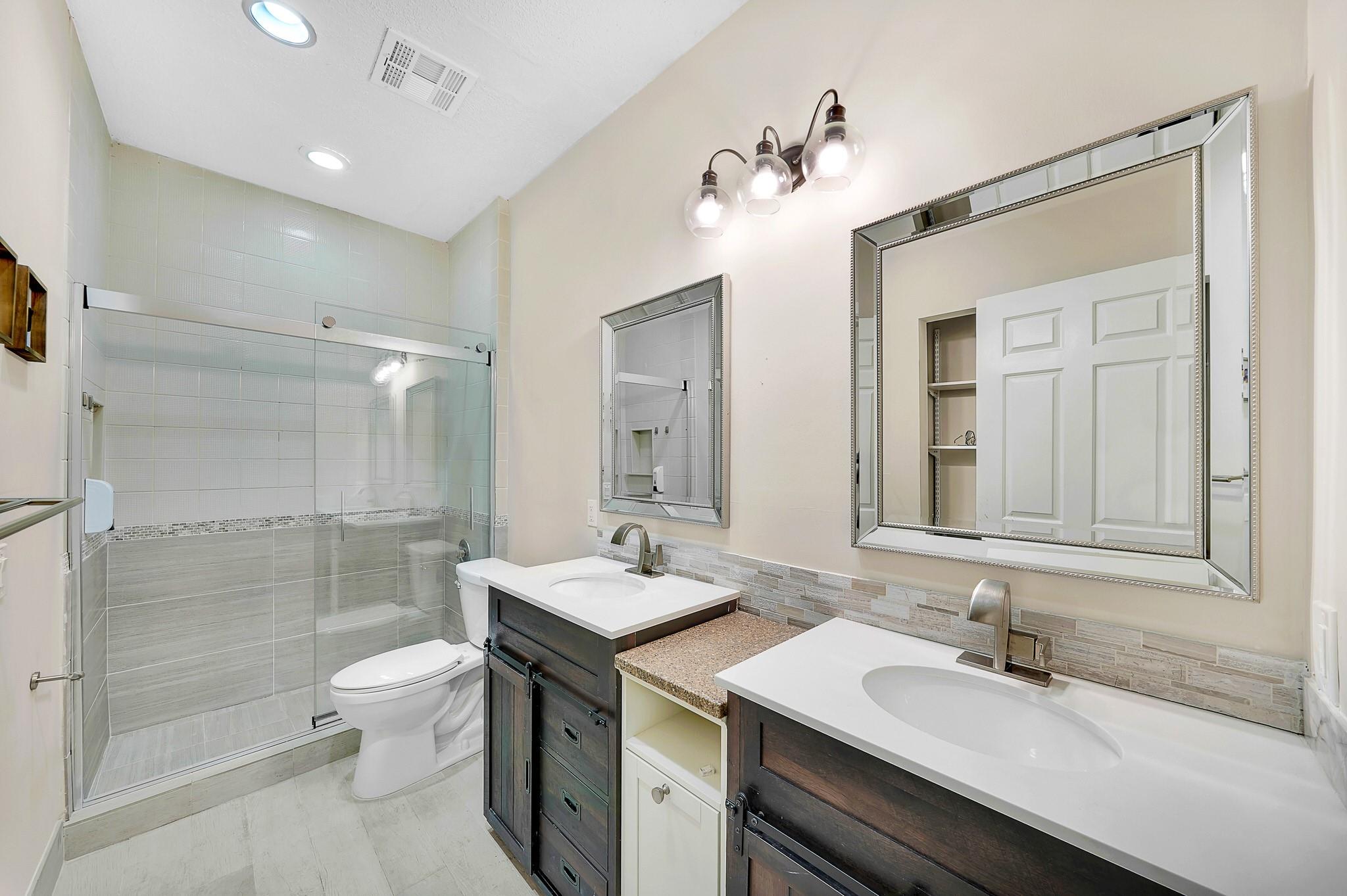 GLENOAKS - Residential