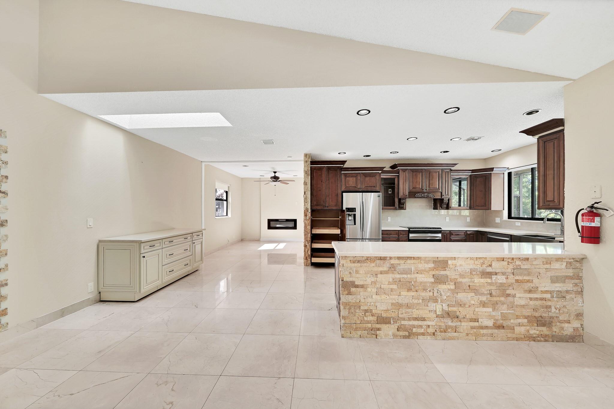 GLENOAKS - Residential