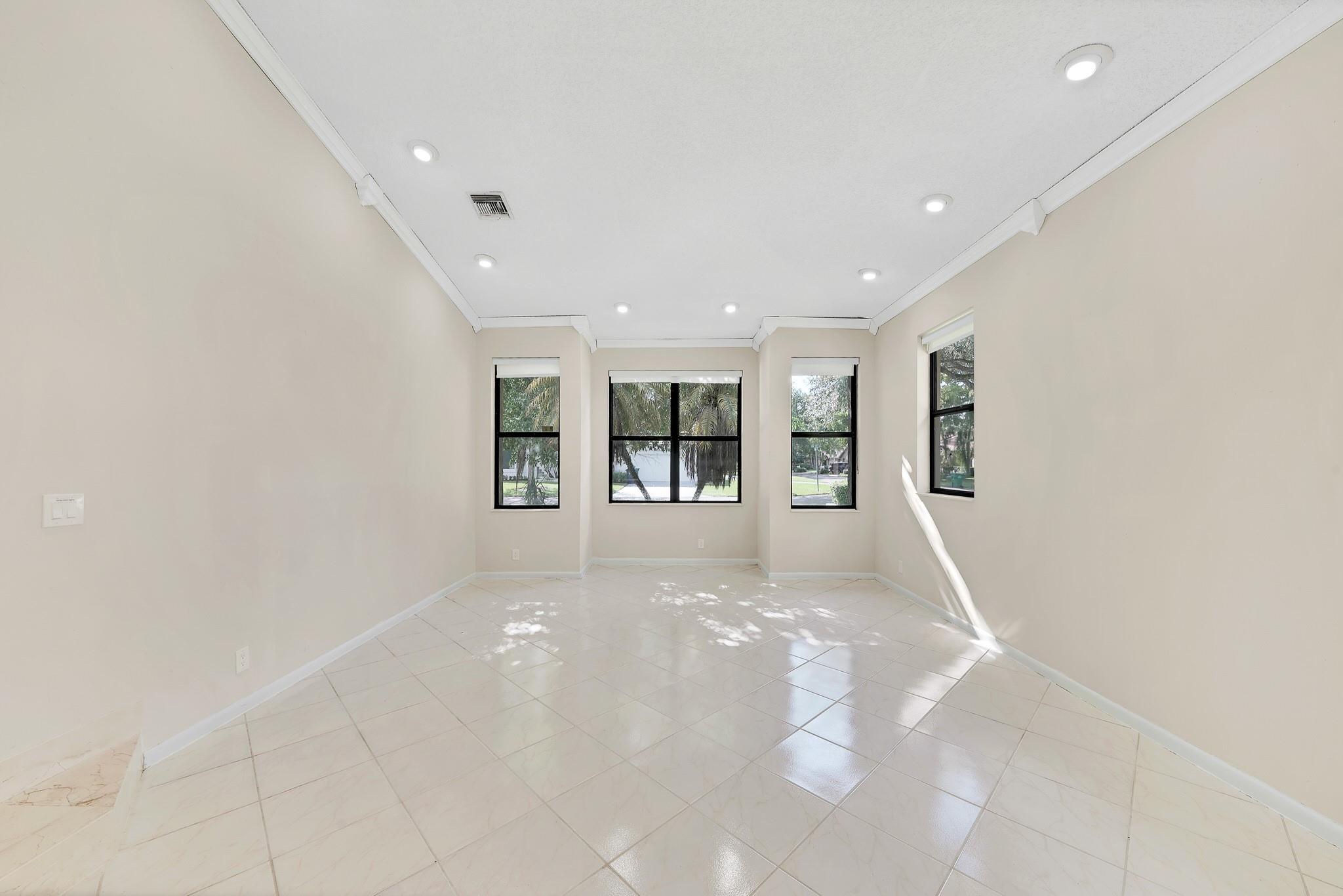 GLENOAKS - Residential