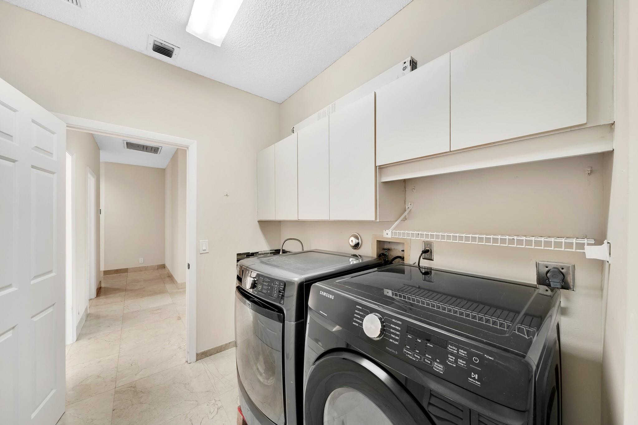 GLENOAKS - Residential