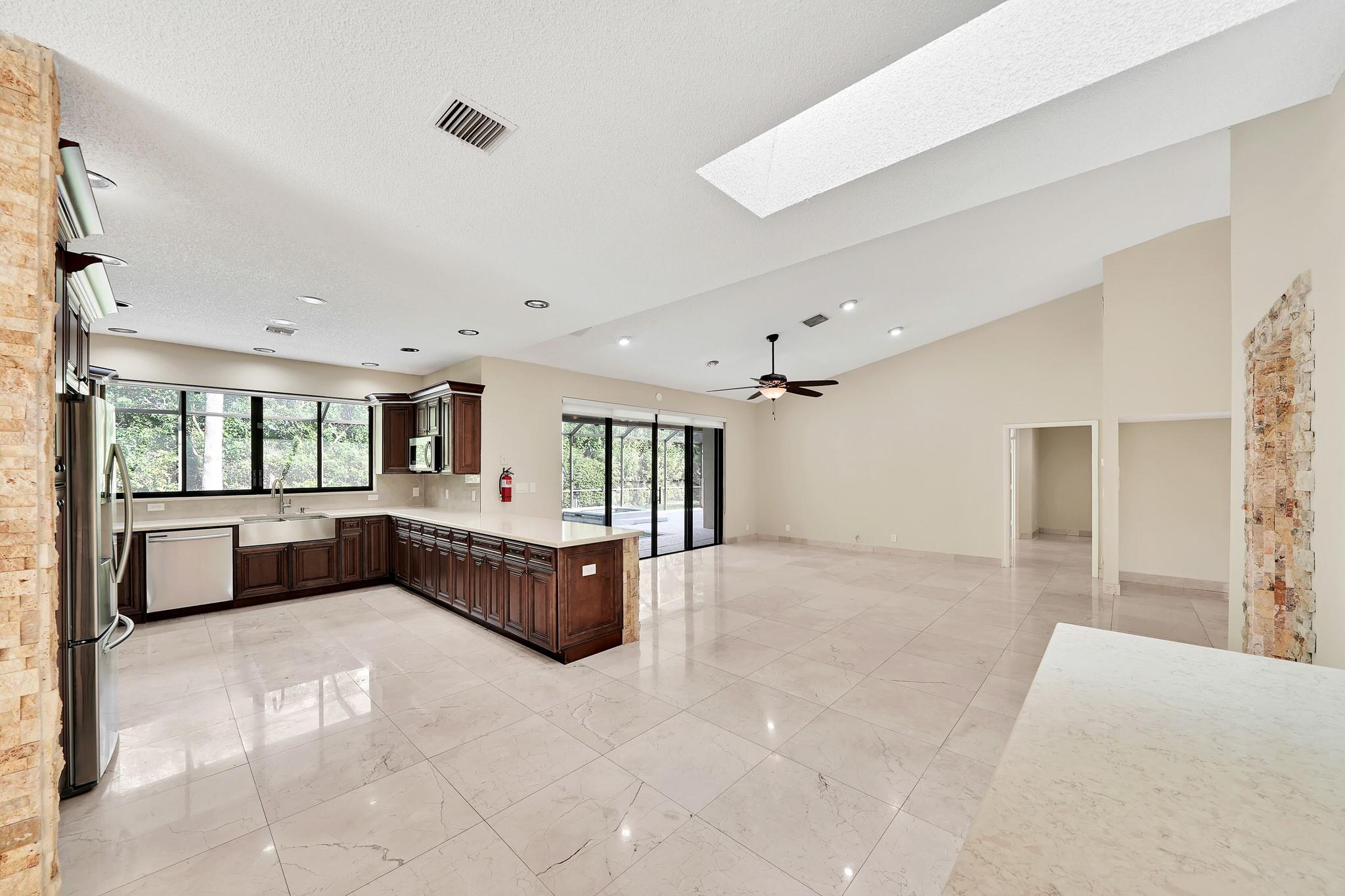 GLENOAKS - Residential