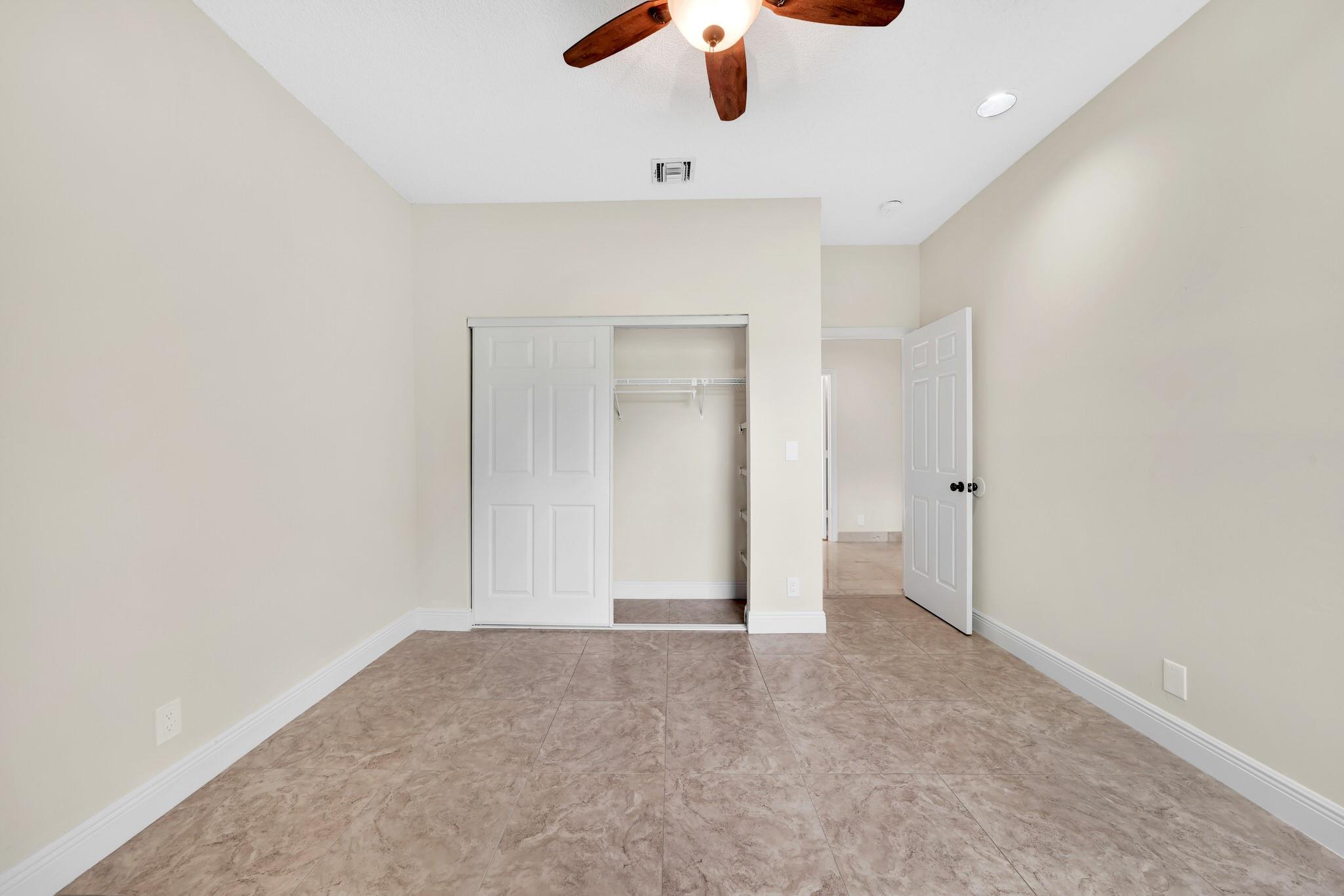 GLENOAKS - Residential