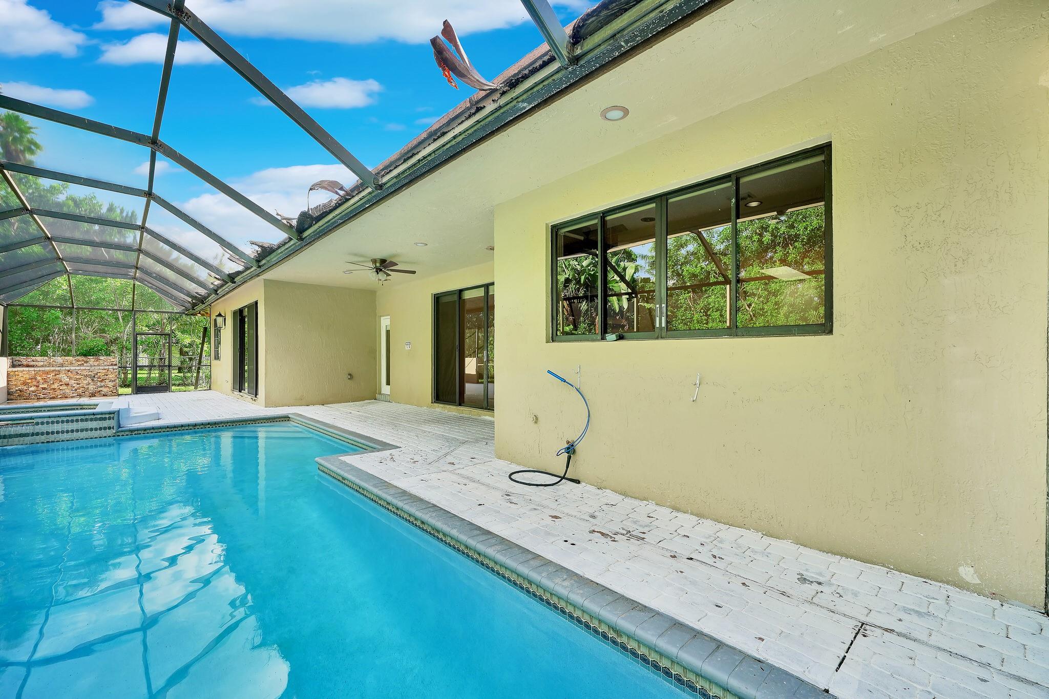 GLENOAKS - Residential