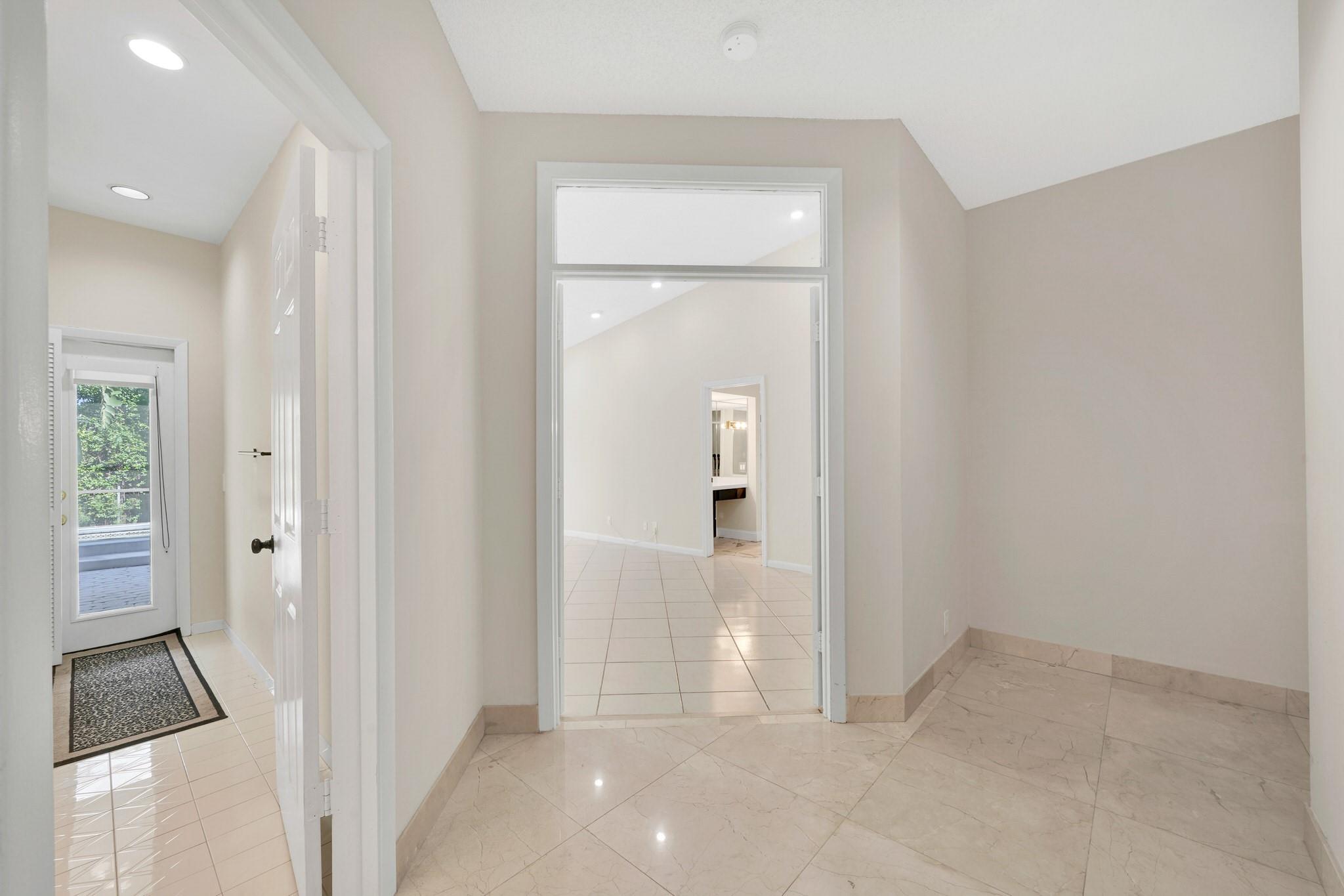 GLENOAKS - Residential