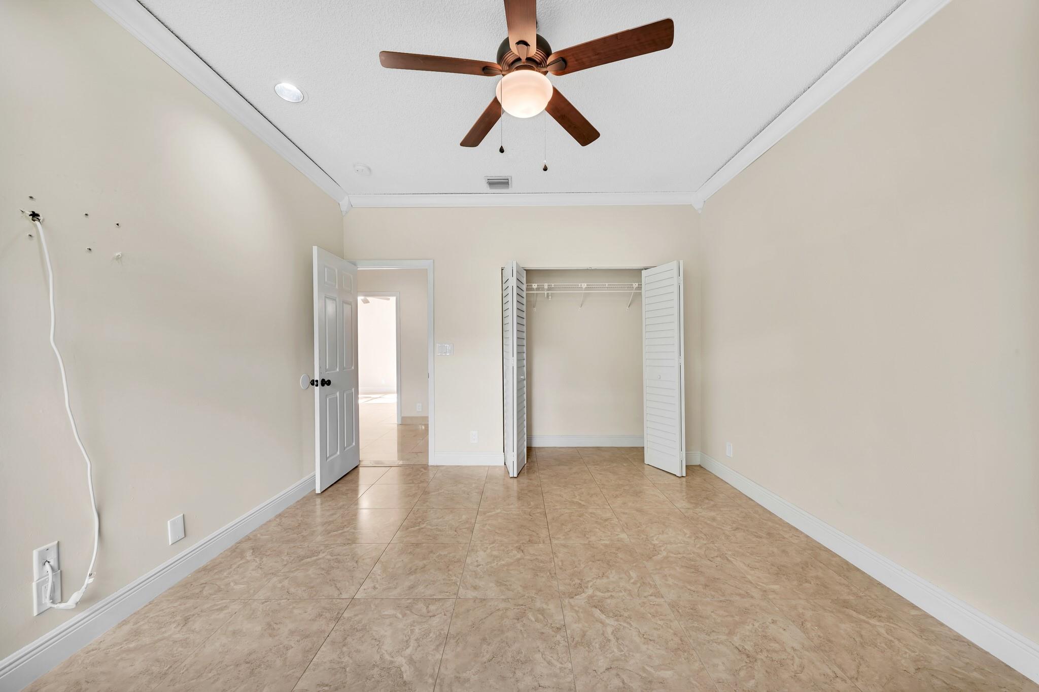 GLENOAKS - Residential
