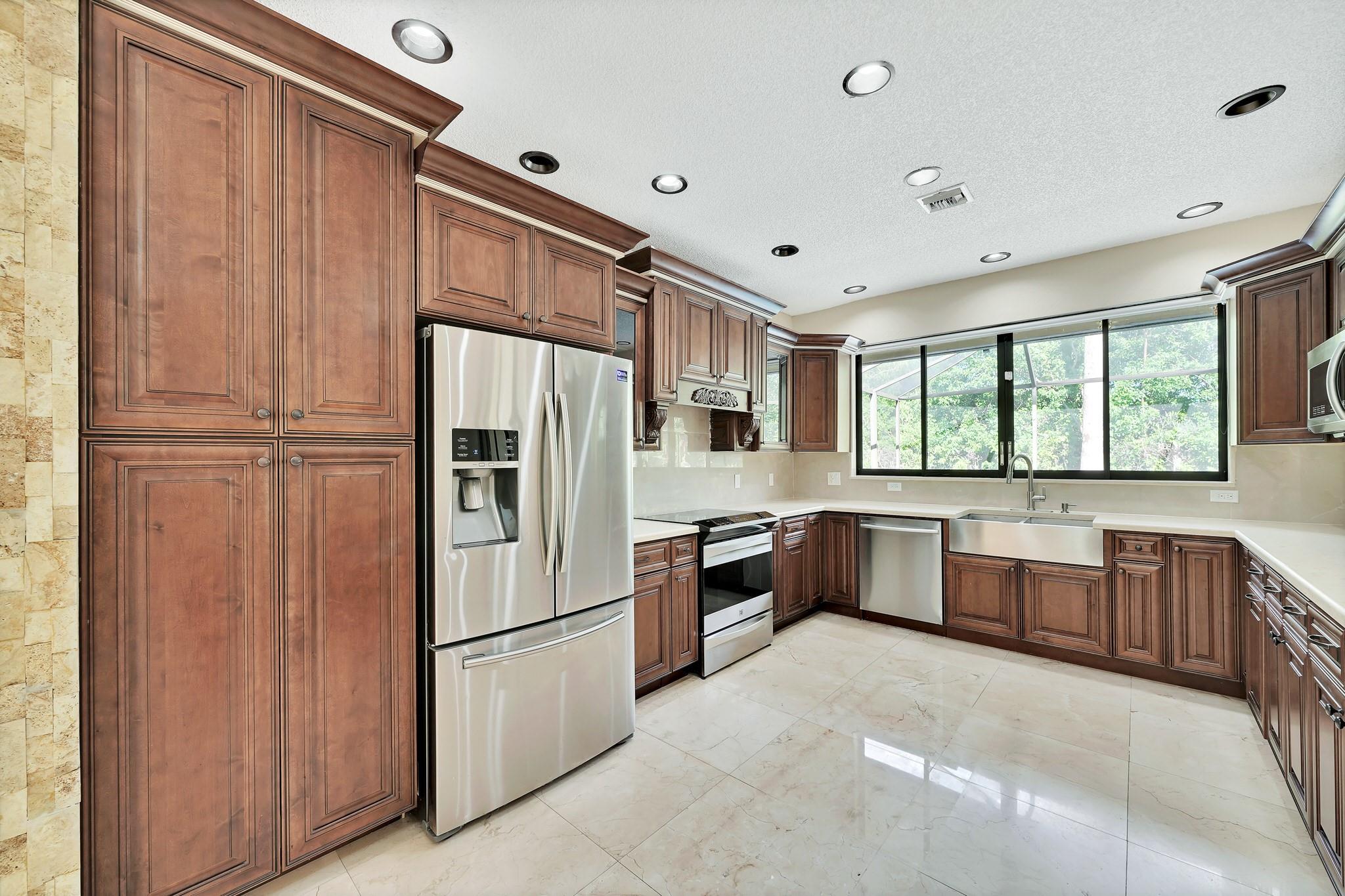 GLENOAKS - Residential