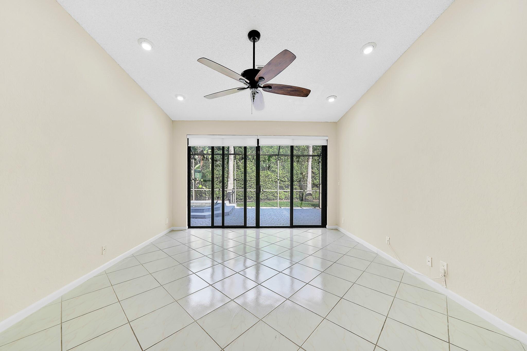 GLENOAKS - Residential