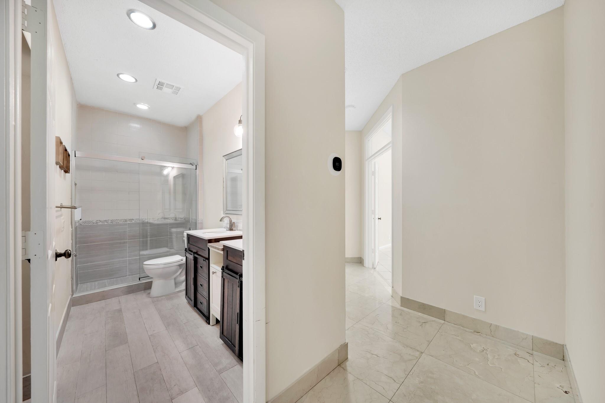GLENOAKS - Residential