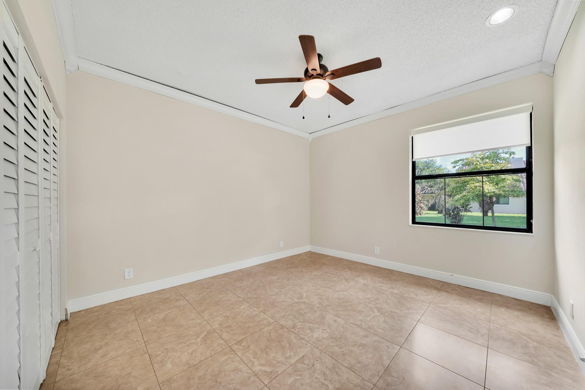 GLENOAKS - Residential