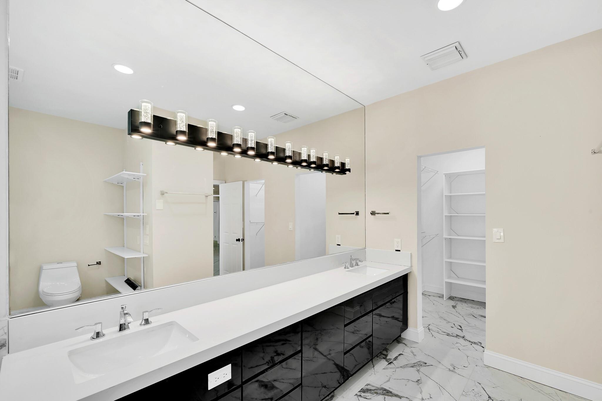 GLENOAKS - Residential