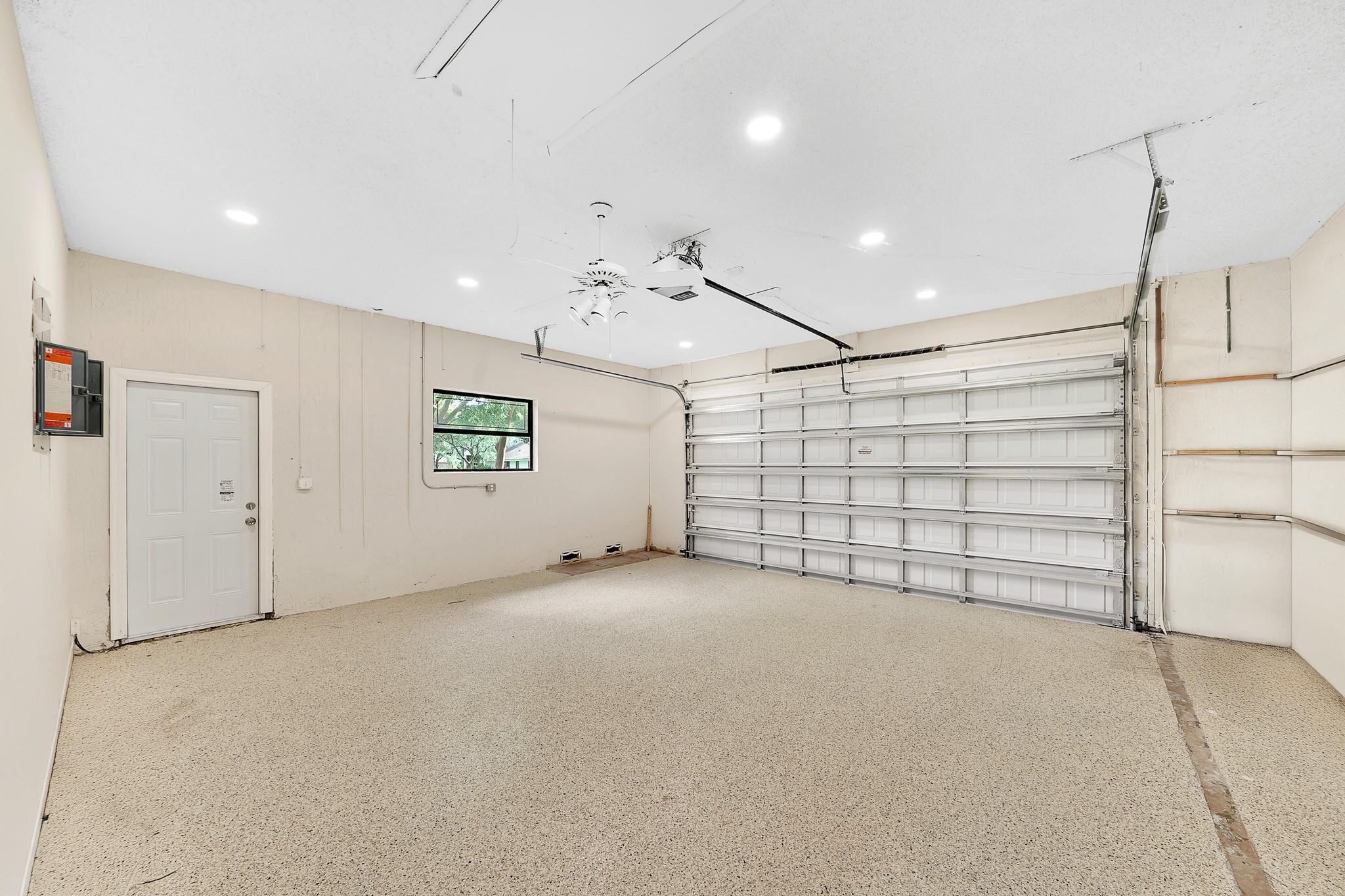 GLENOAKS - Residential