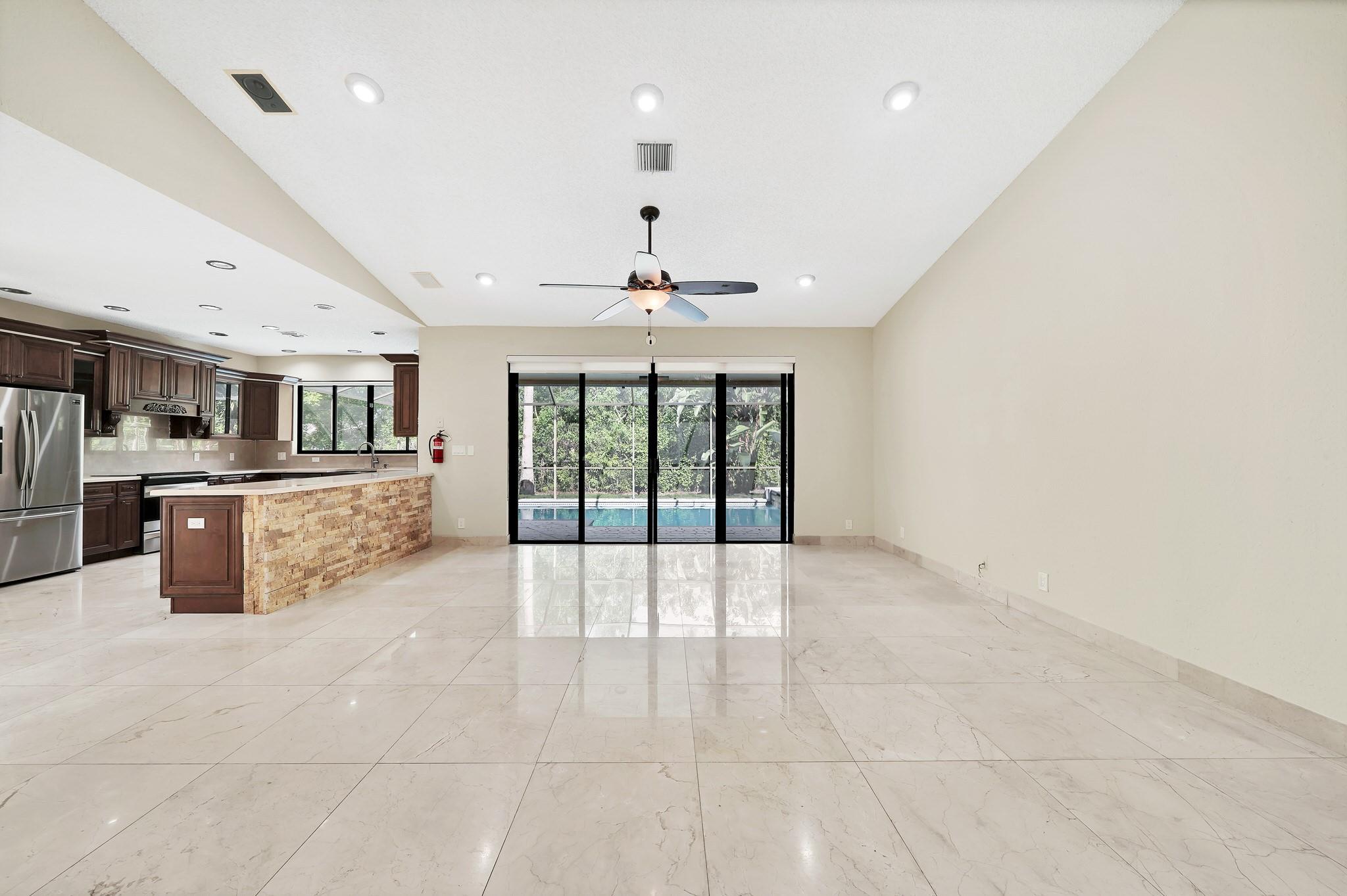 GLENOAKS - Residential