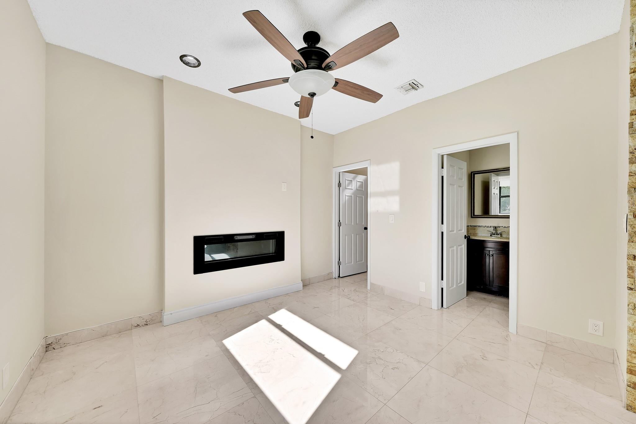 GLENOAKS - Residential