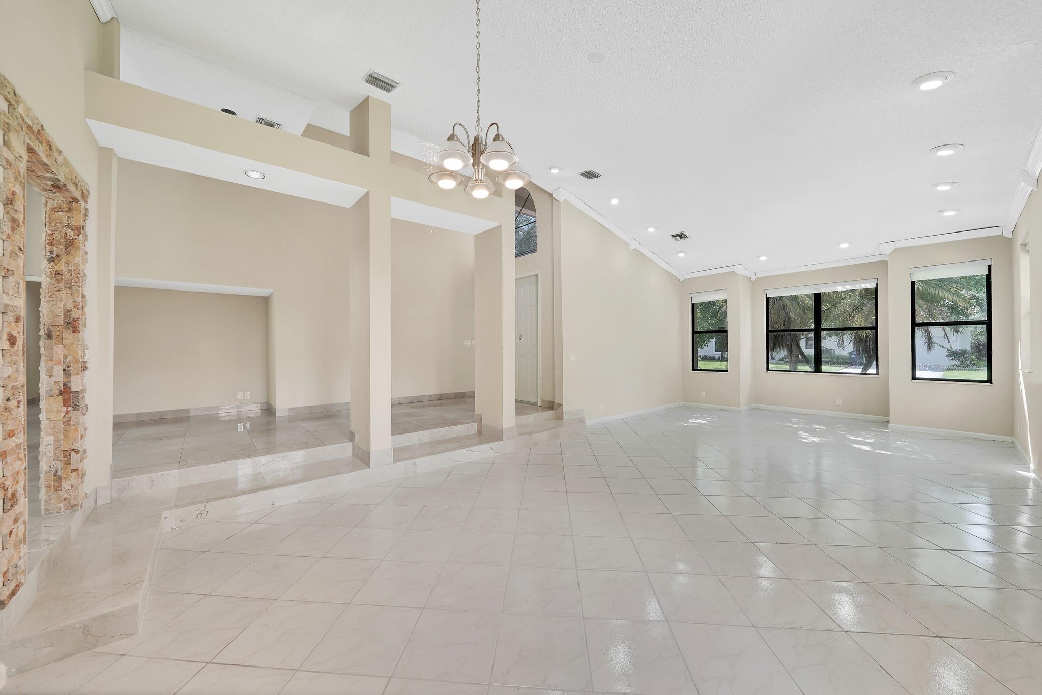 GLENOAKS - Residential