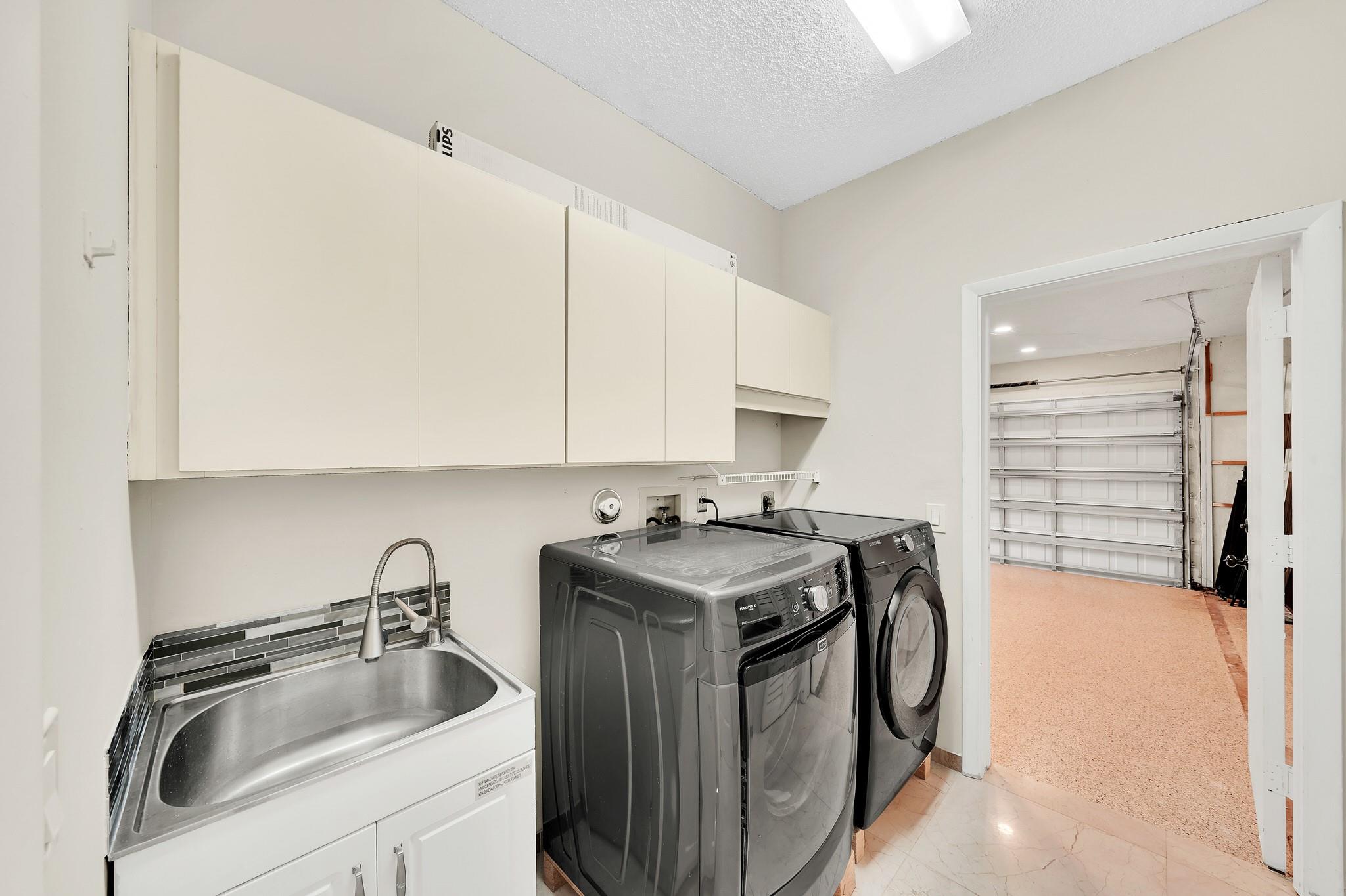 GLENOAKS - Residential