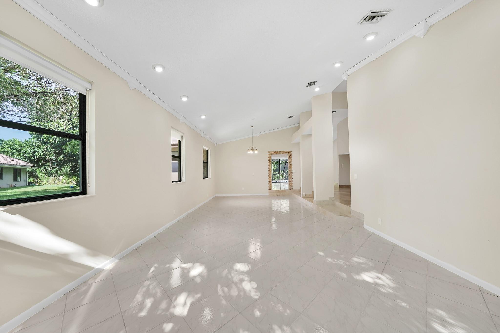 GLENOAKS - Residential