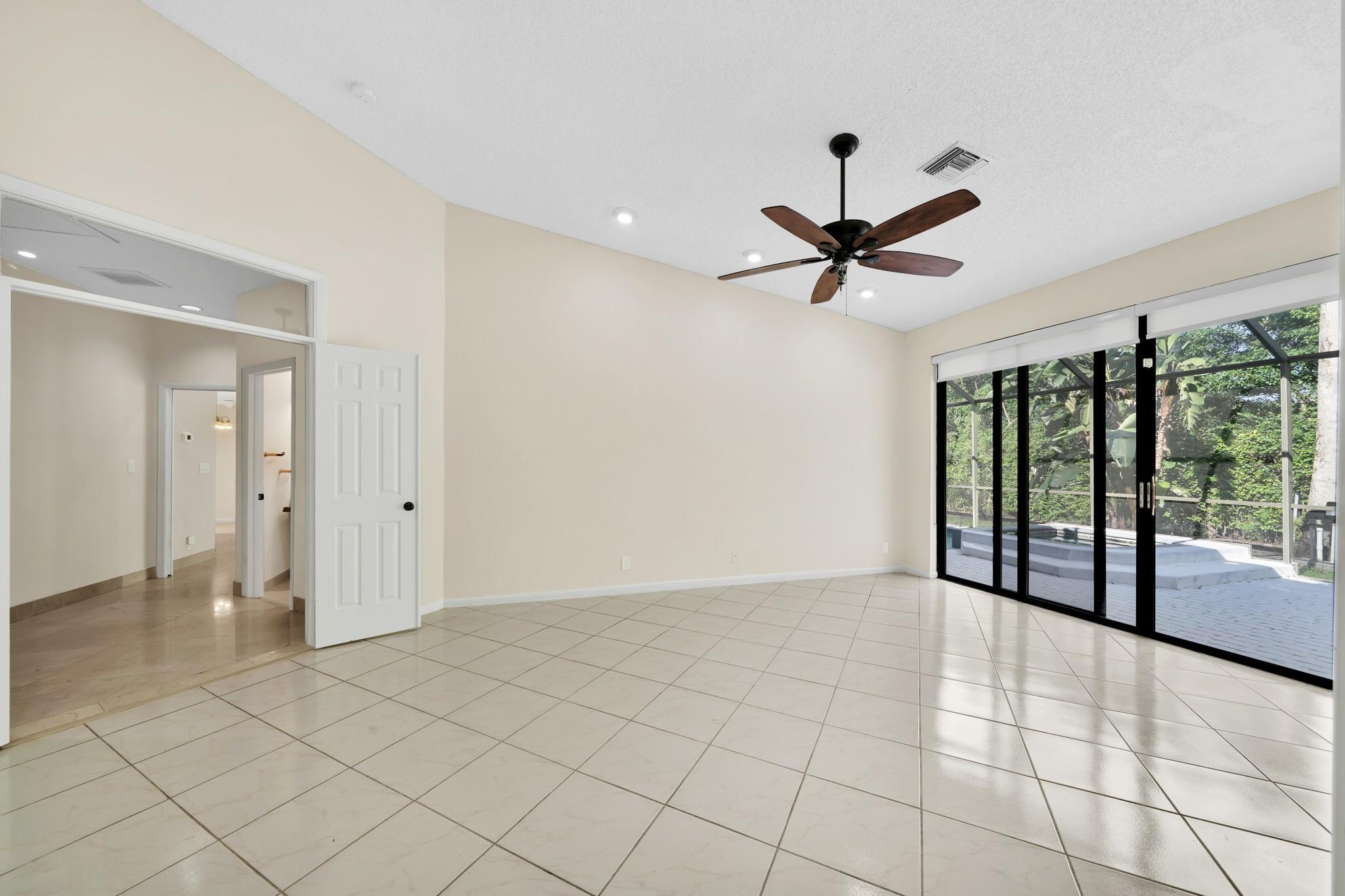 GLENOAKS - Residential