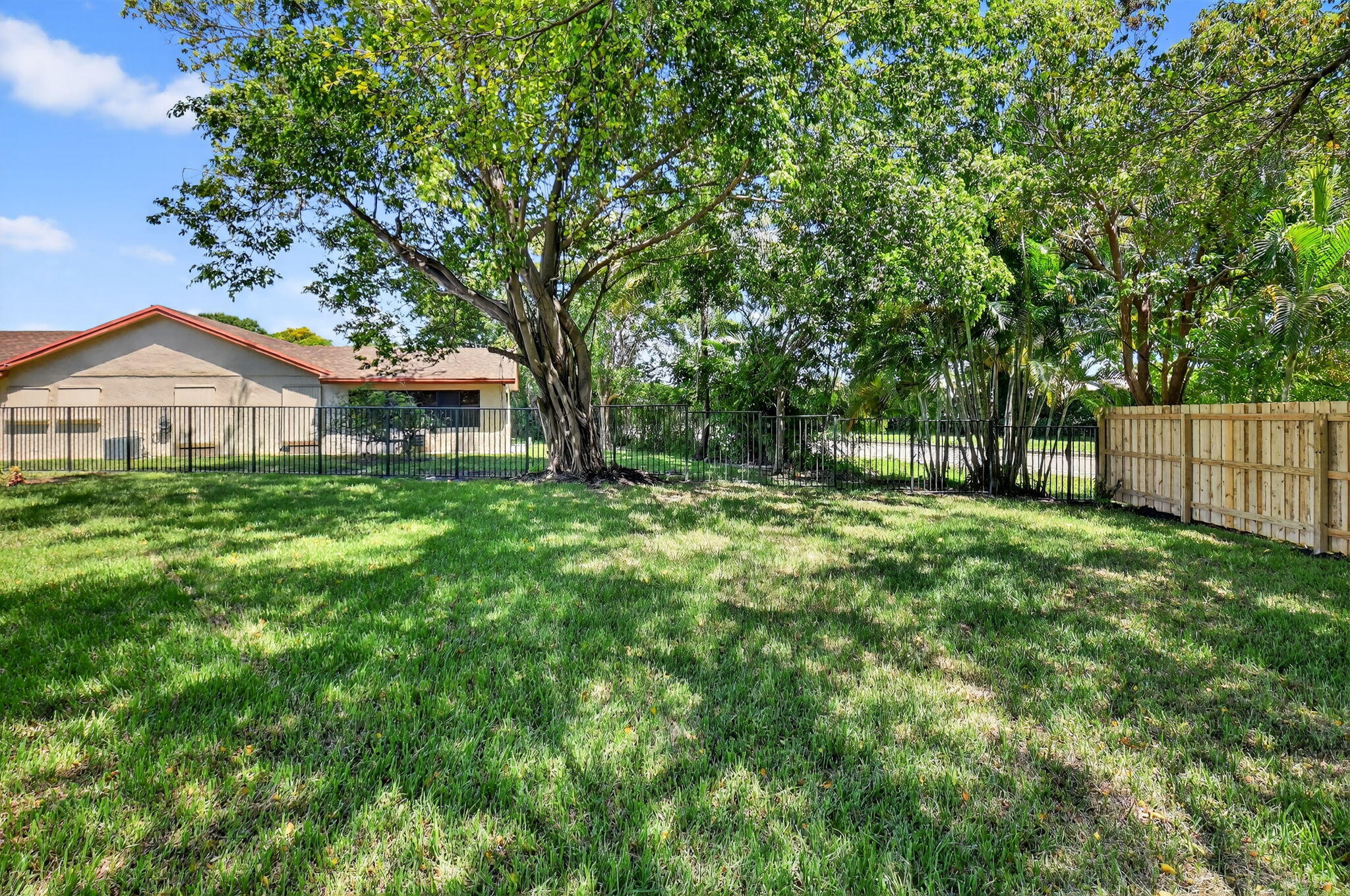 COCO WOOD LAKES SEC 2 - Residential