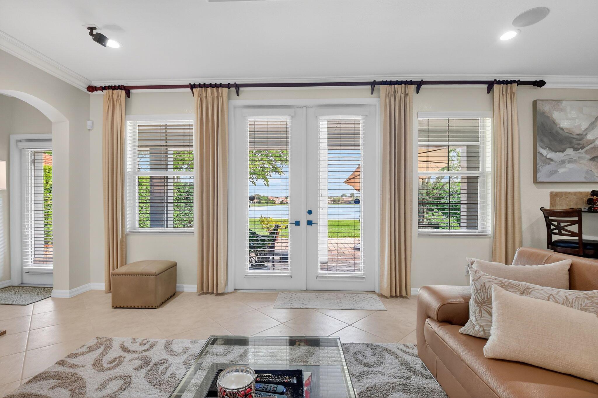 OAKMONT ESTATES PUD - Residential Lease